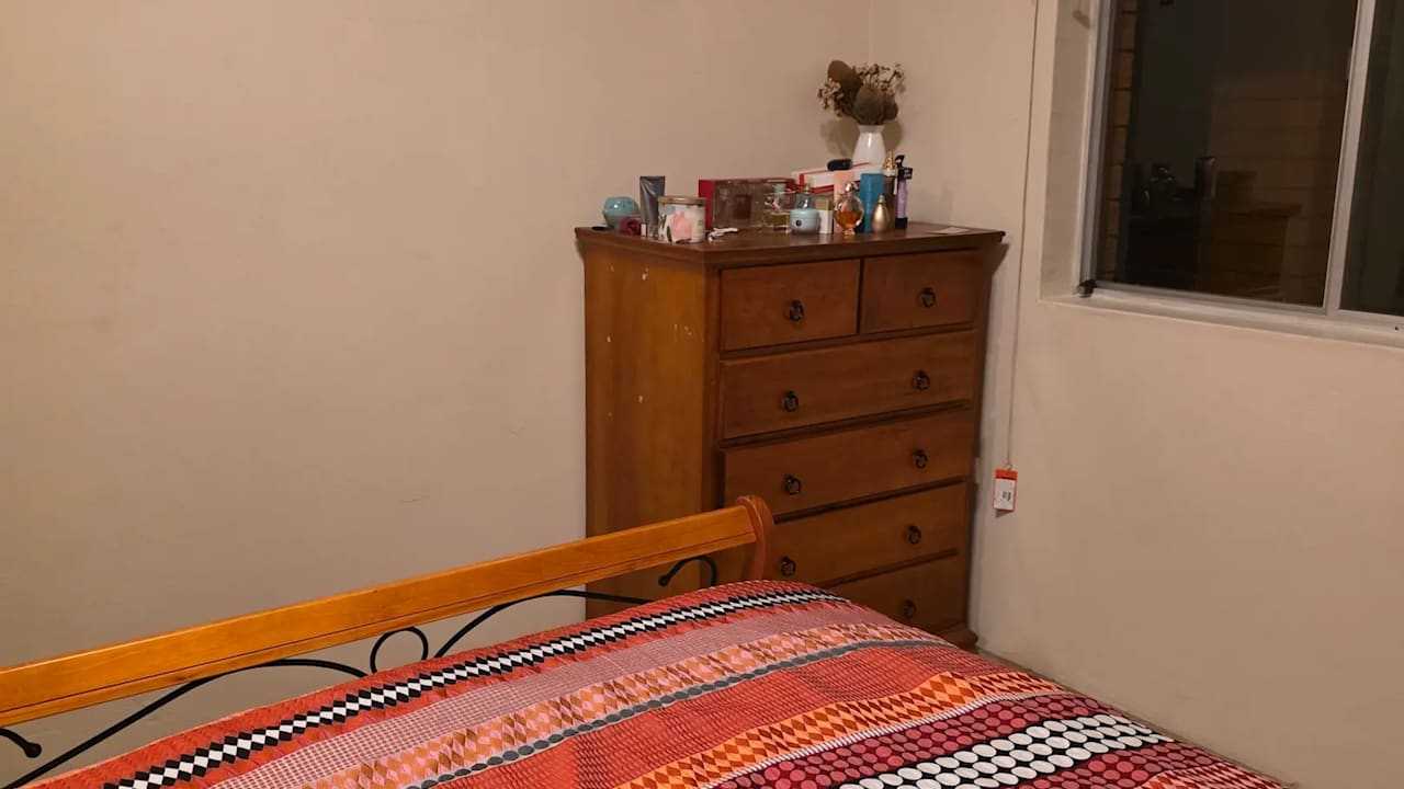 Unfurnished room in a flatshare