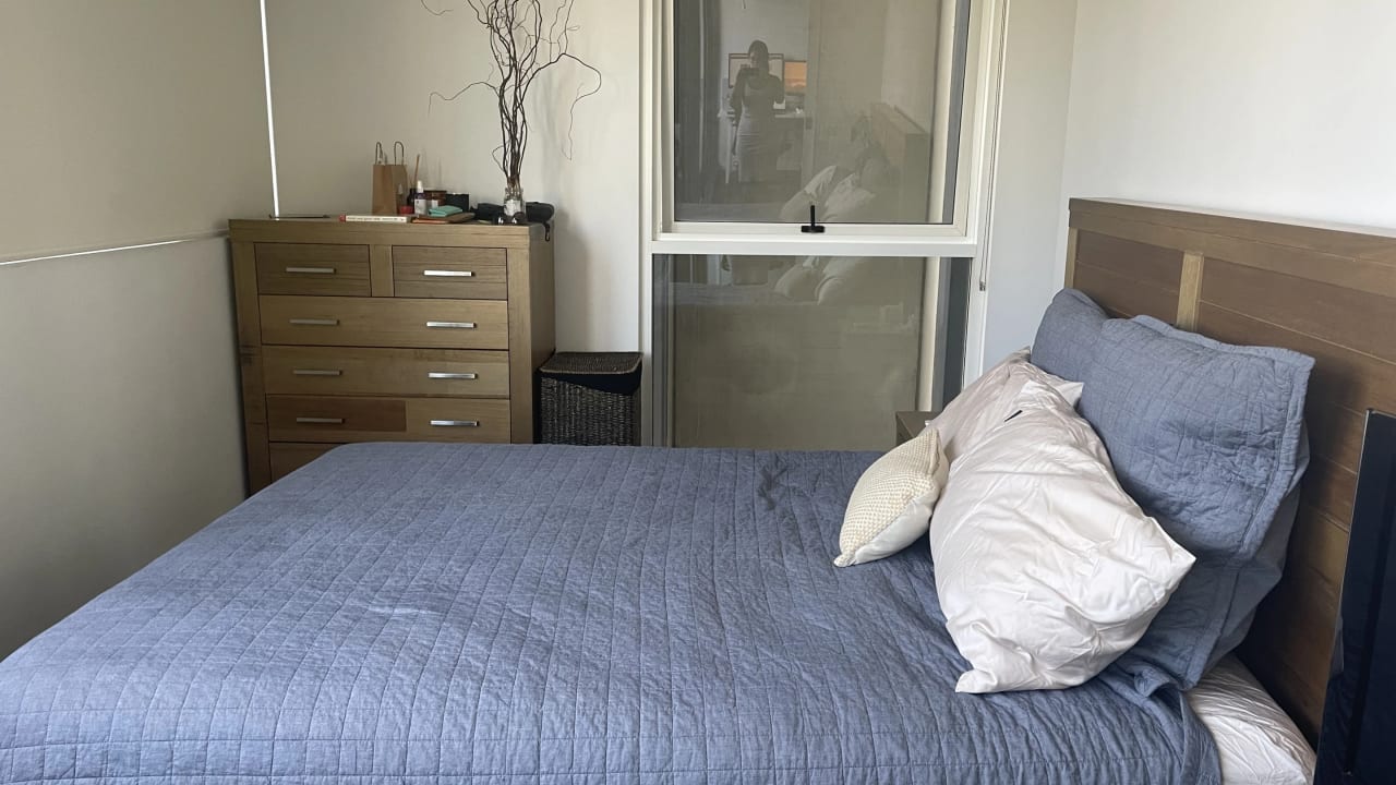 Furnished room with ensuite in a flatshare