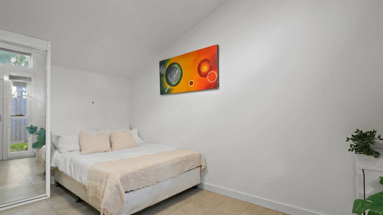Furnished room in a share house