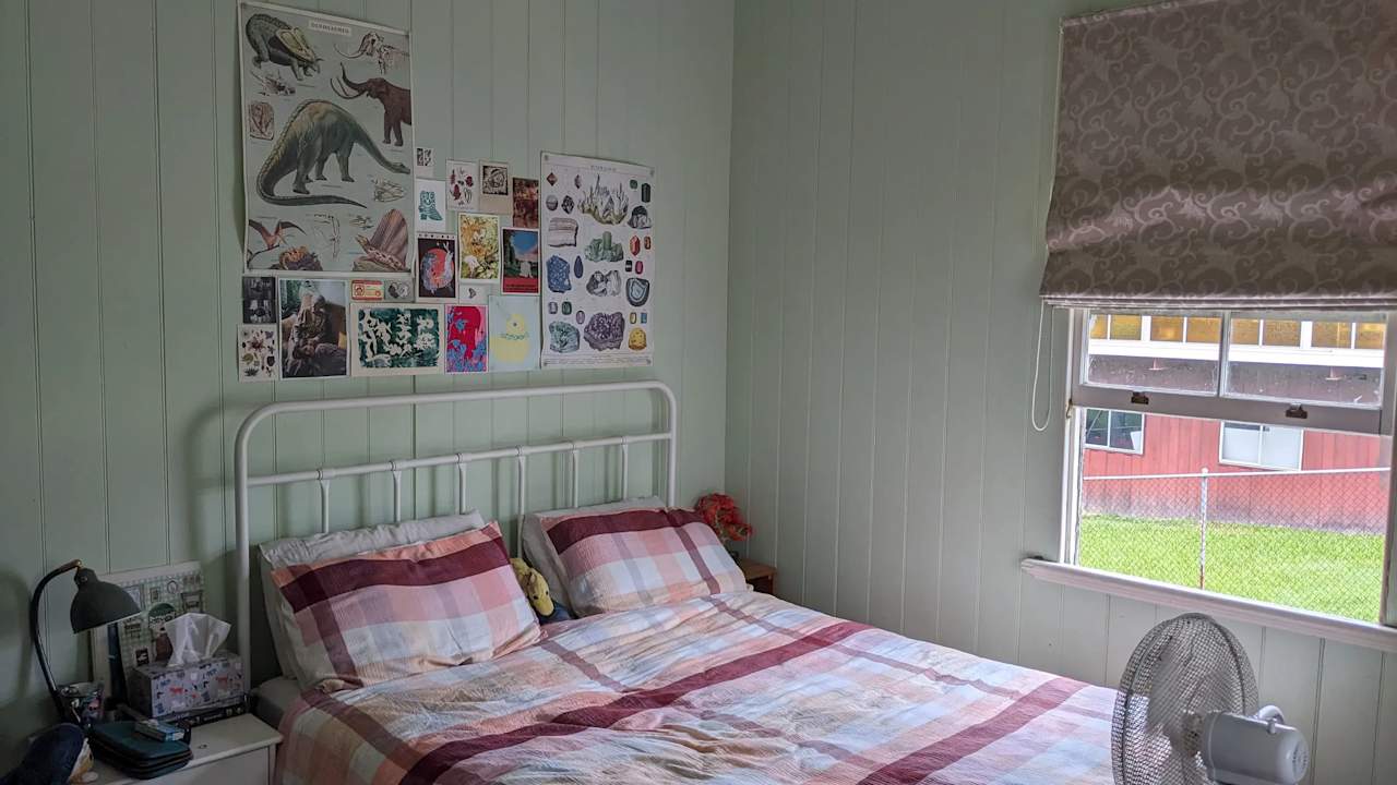 Room in a share house