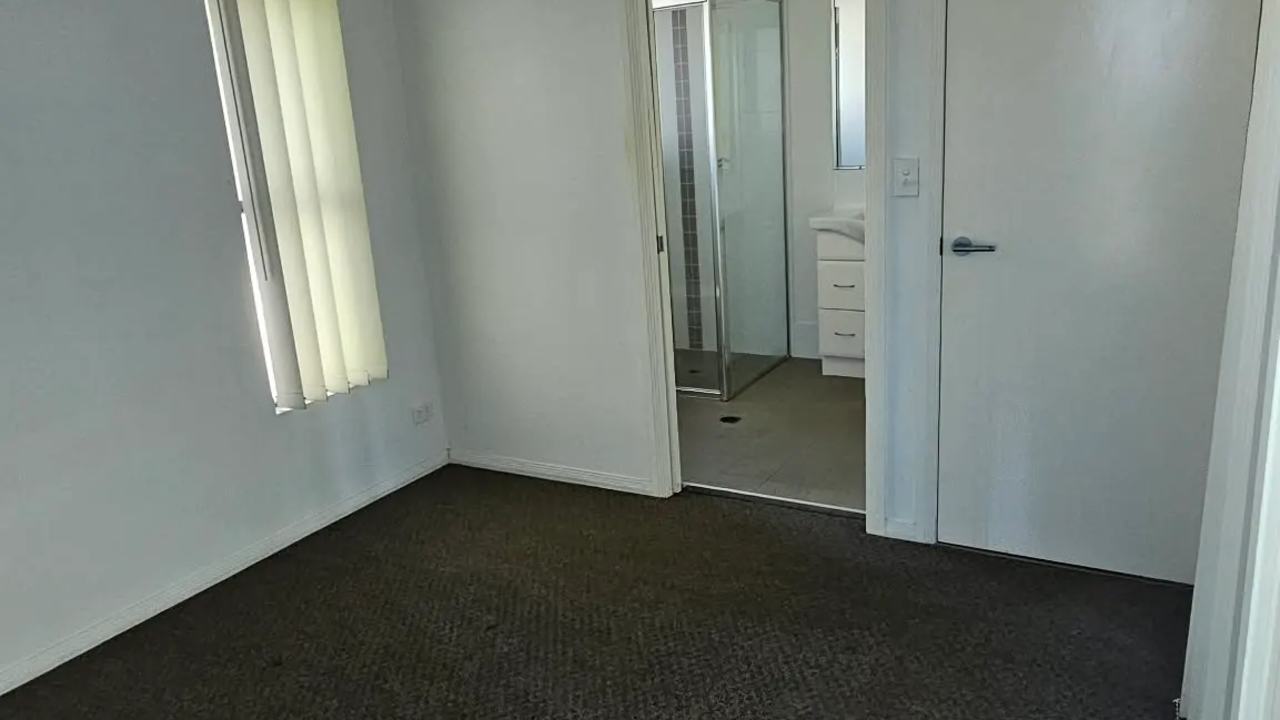 Unfurnished room with ensuite in a flatshare