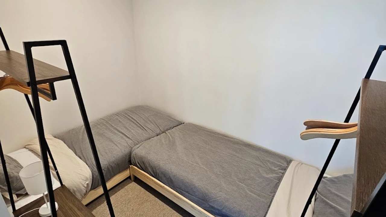 Furnished room in a flatshare