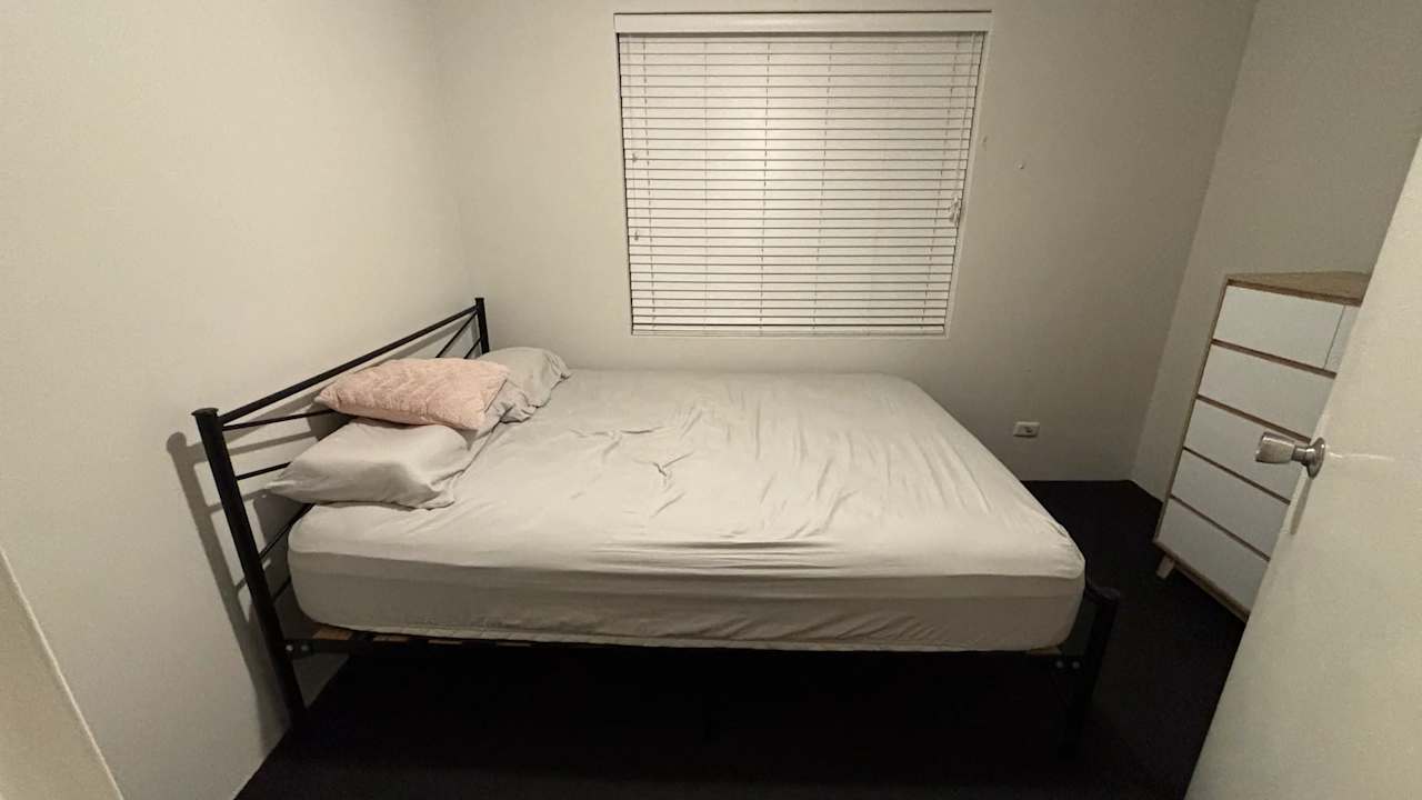 Room in a share house