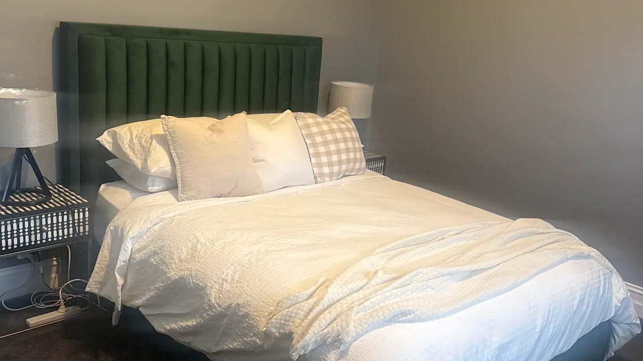 Furnished room with own bathroom