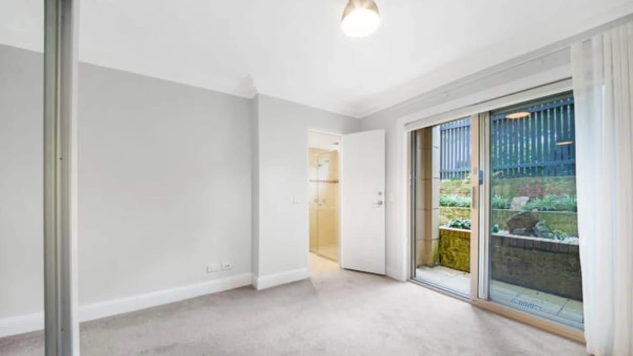 Unfurnished room with ensuite in a flatshare