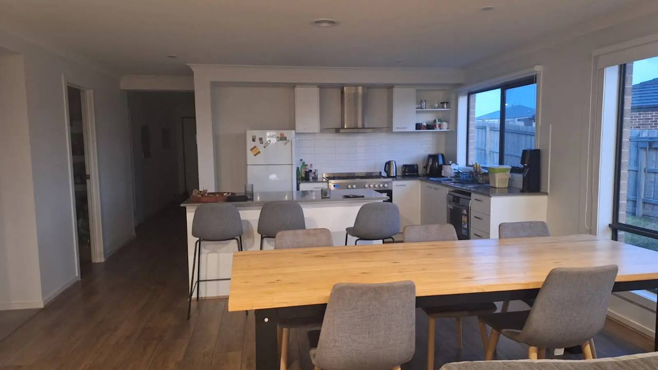 Room in a share house