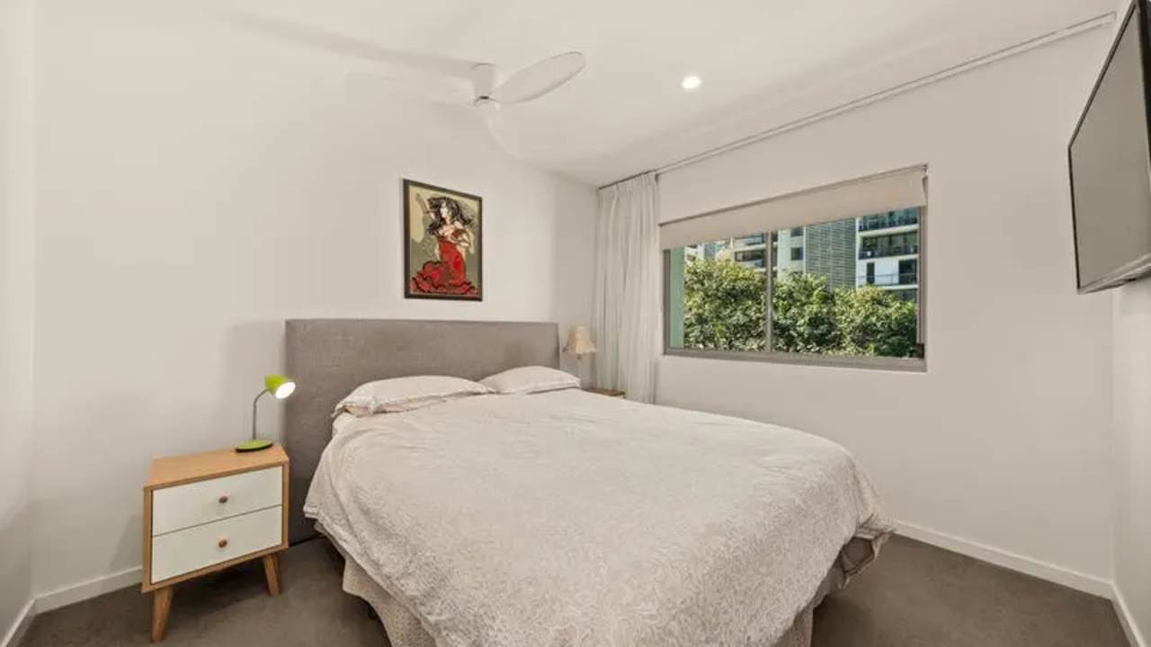 Unfurnished room with ensuite in a flatshare