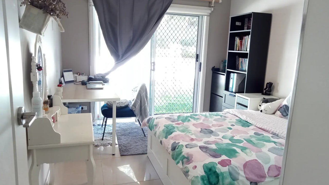 Furnished room in a share house