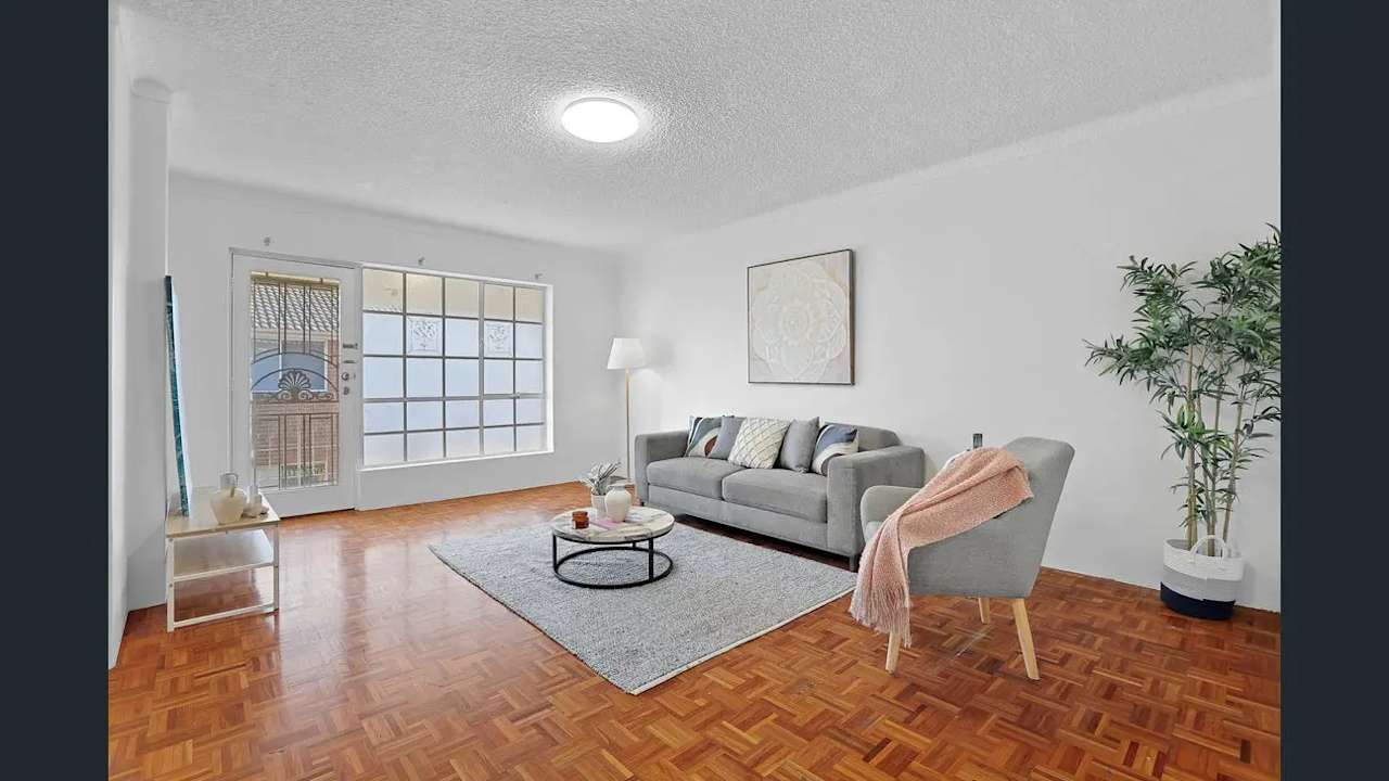 Unfurnished room in a flatshare