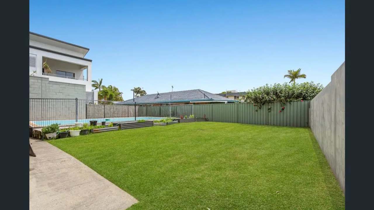 Whole property with 2 rooms for rent