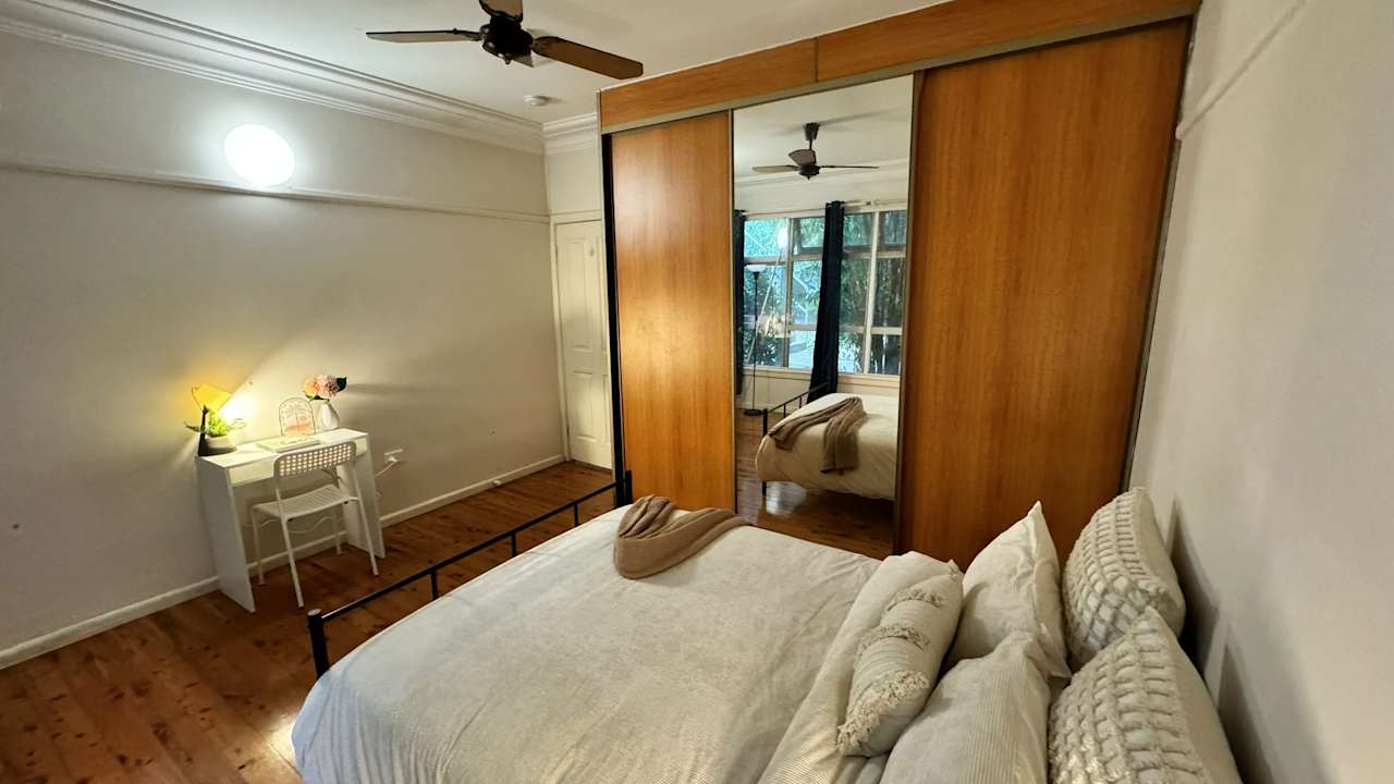 Furnished room in a share house