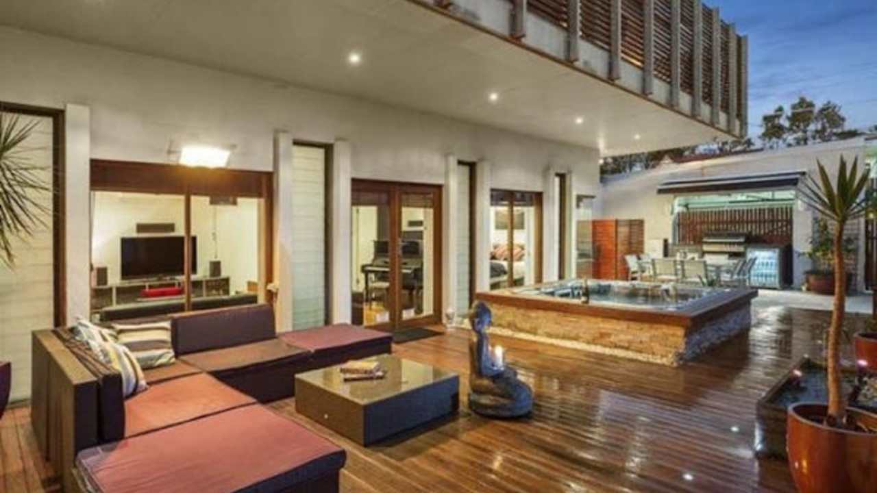 Furnished room with ensuite in a share house