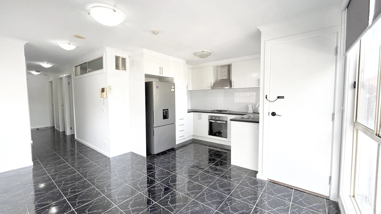 Whole property with 2 rooms for rent