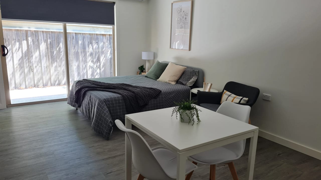 Furnished room with own bathroom