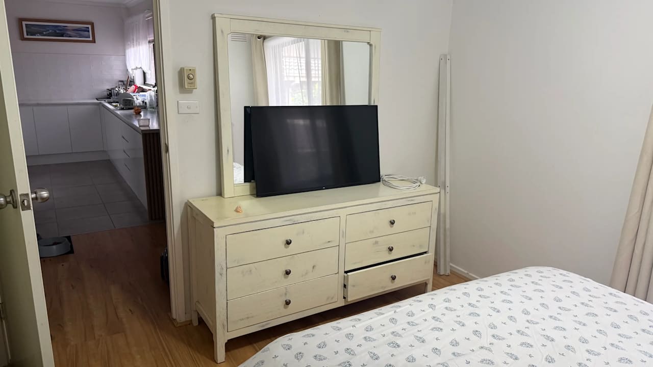 Furnished room in a flatshare