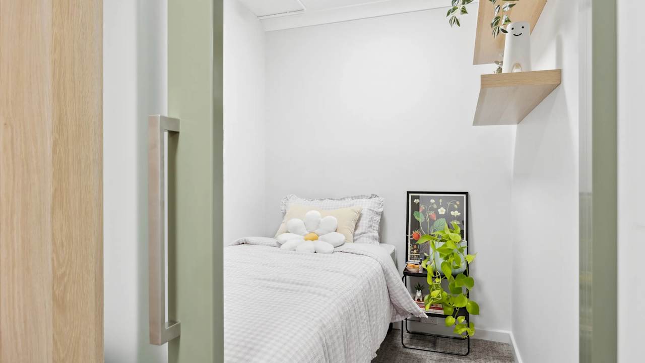 Furnished room in a flatshare