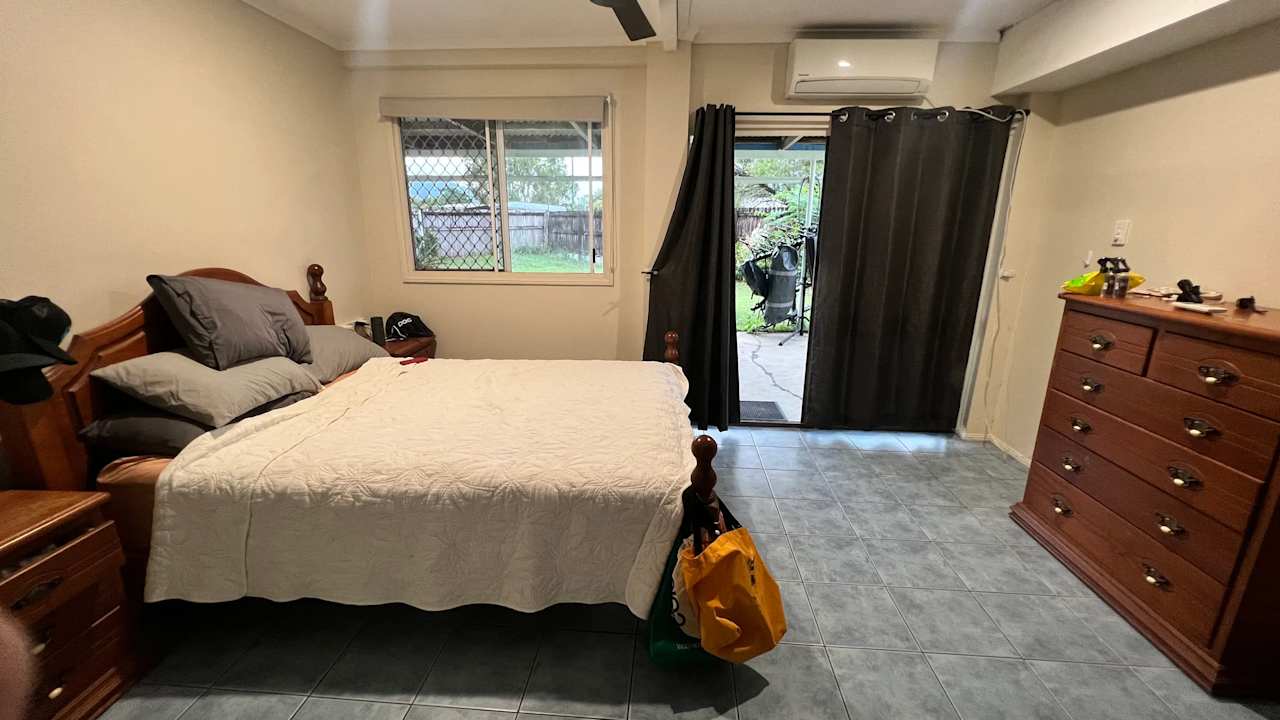 Furnished room in a share house