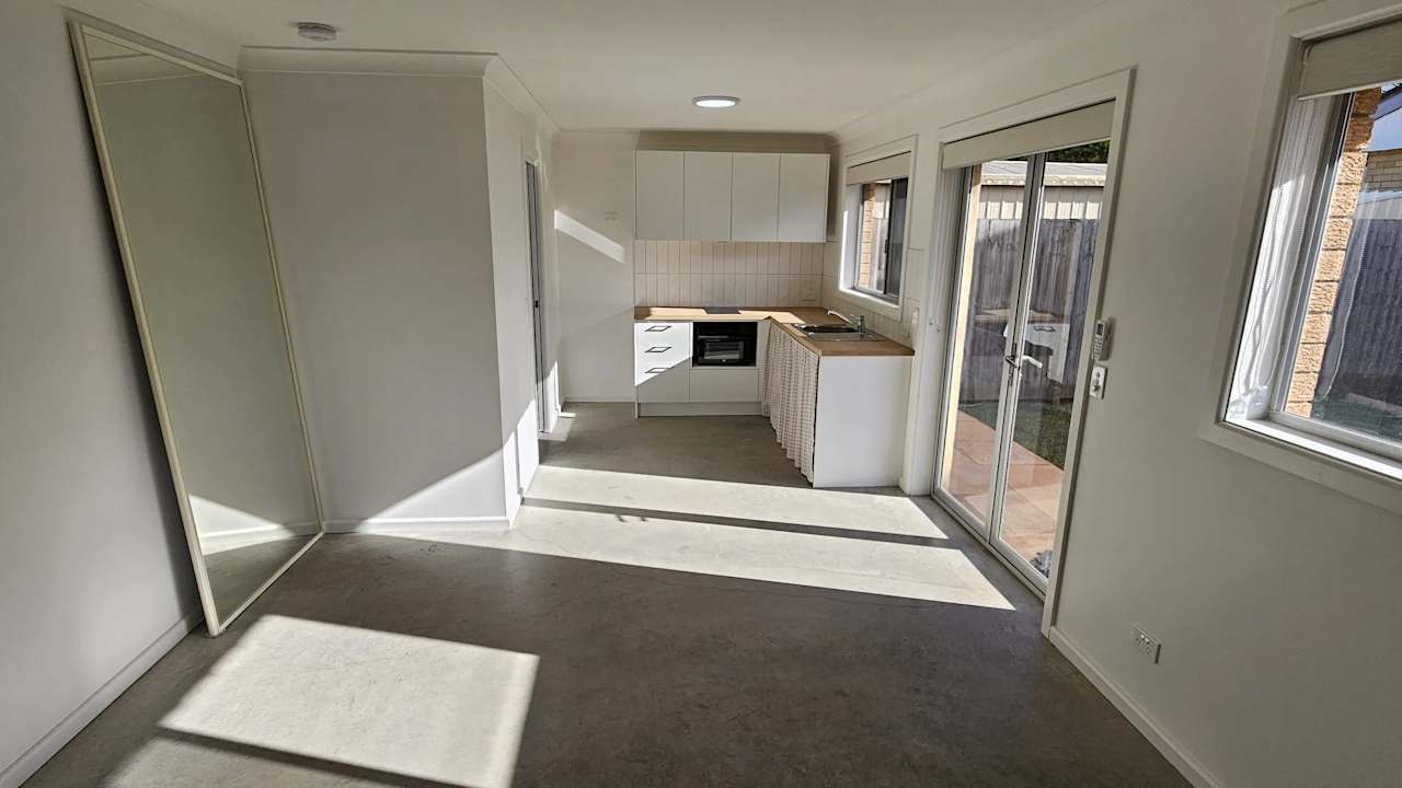 Unfurnished room granny flat for rent