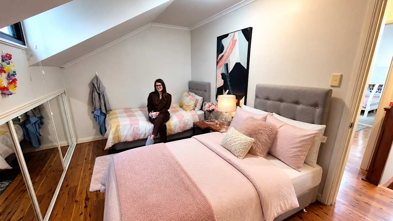 Furnished room in a share house