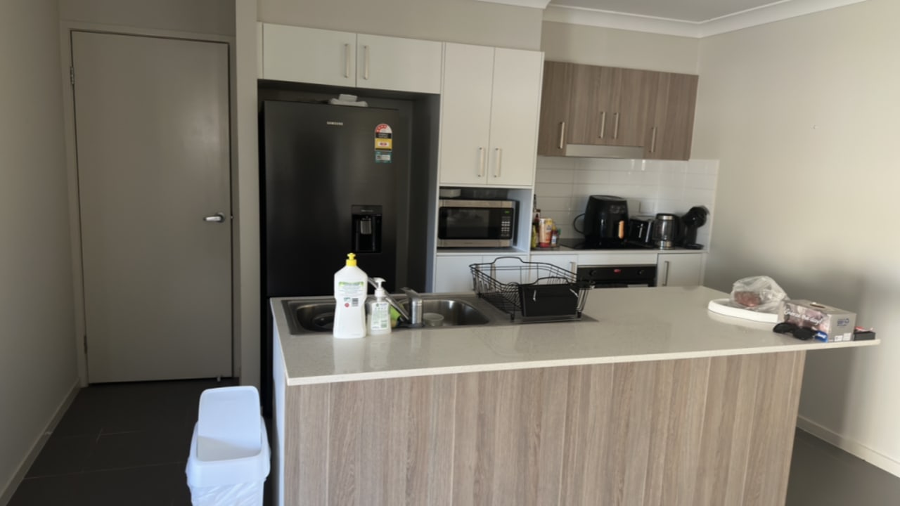 Room in a share house