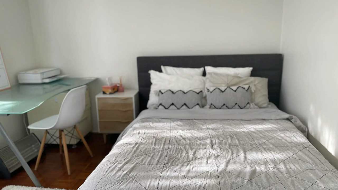 Furnished room in a flatshare