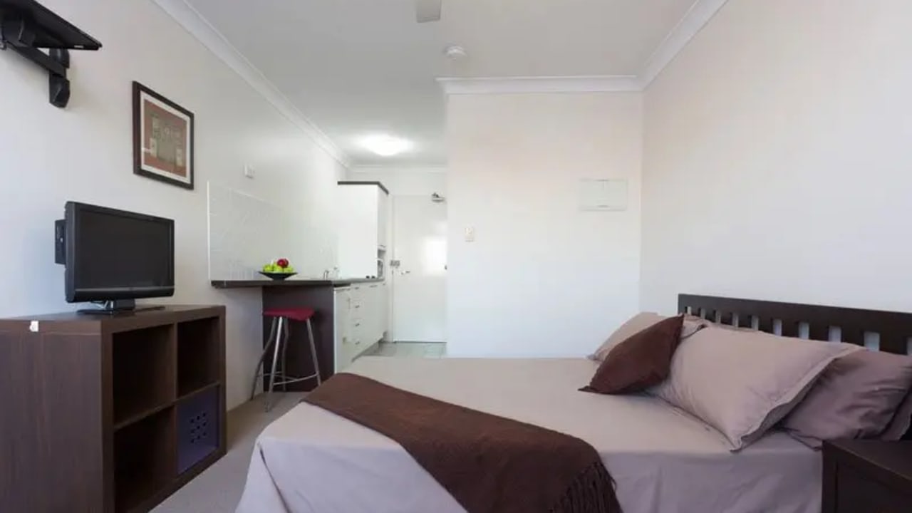 Furnished room studio flat for rent