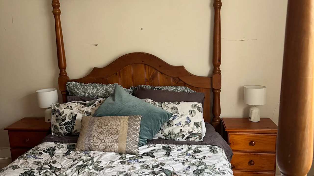 Furnished room in a share house