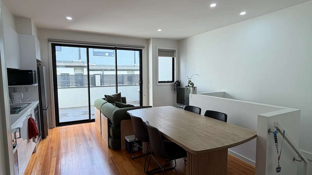 Whole property with 2 rooms for rent