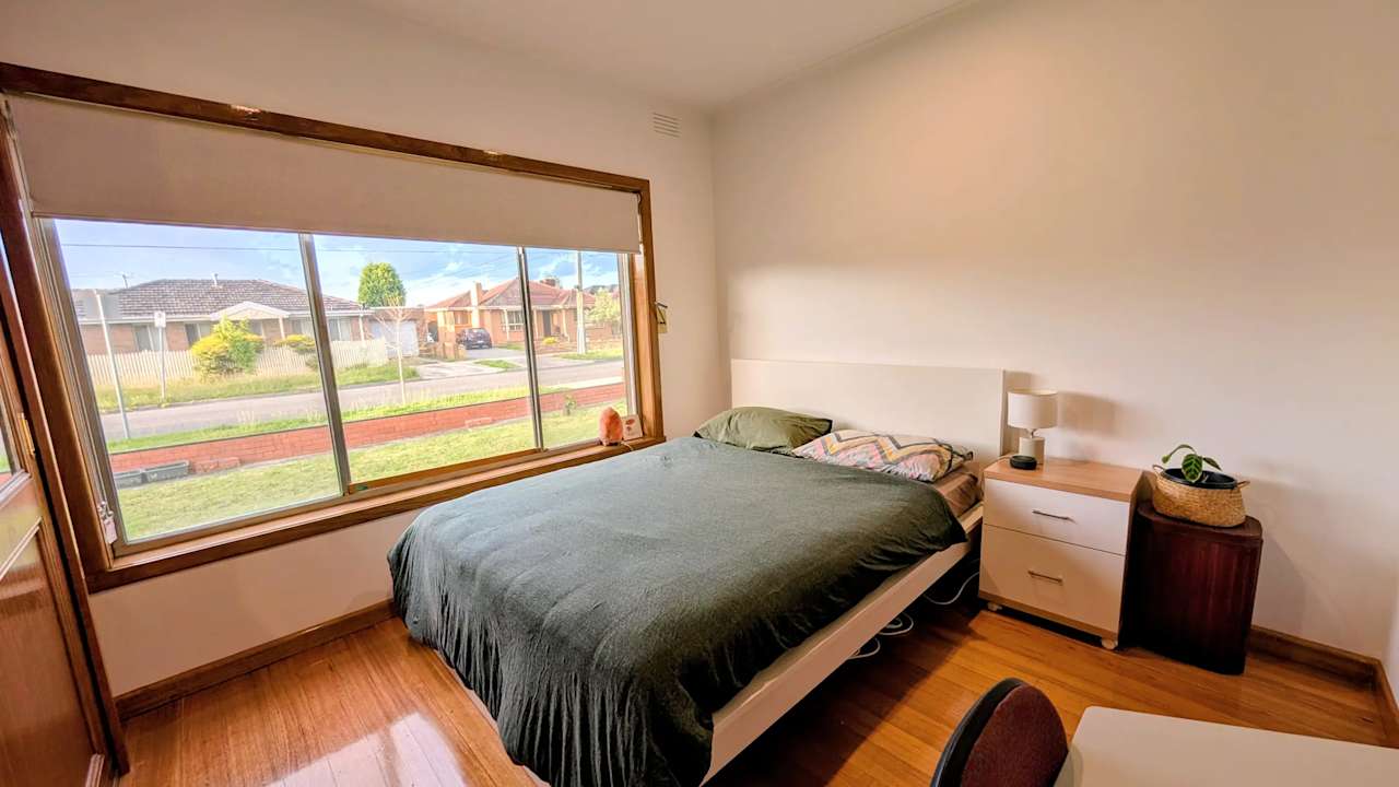 Room in a share house