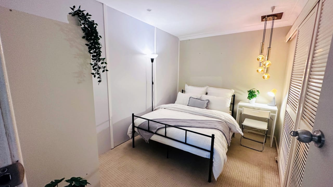 Furnished room in a share house