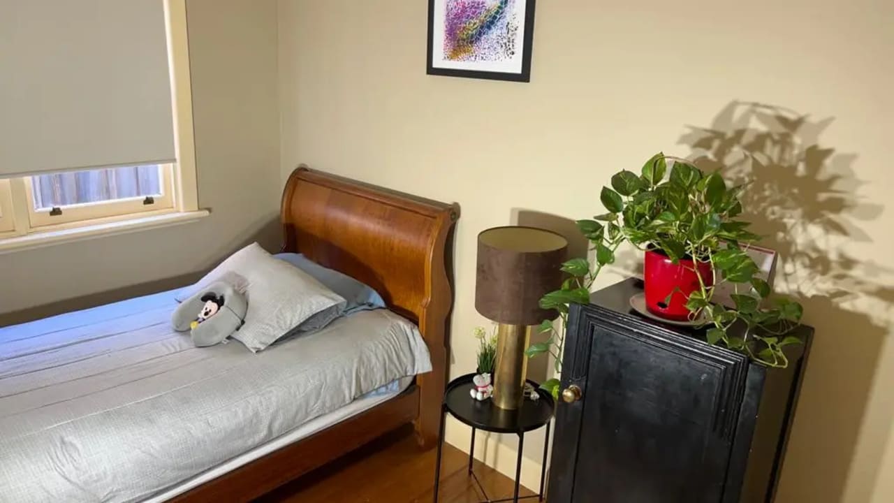 Furnished room in a share house