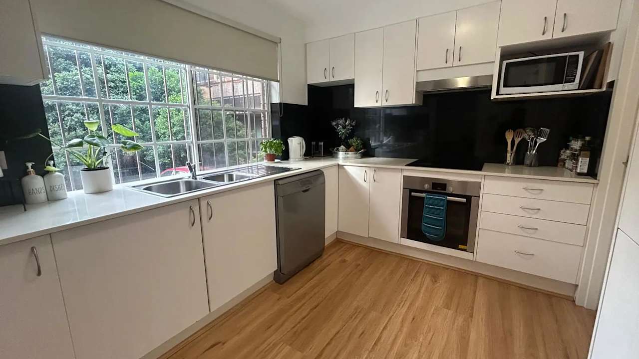 Furnished room with ensuite in a flatshare