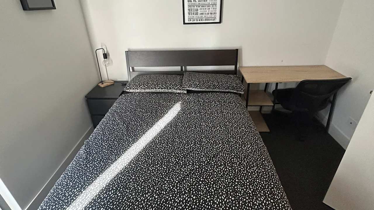 Furnished room with own bathroom