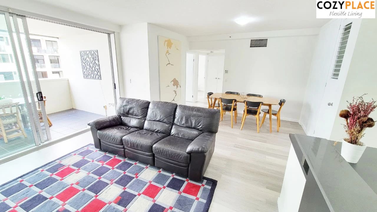 Furnished room with ensuite in a flatshare