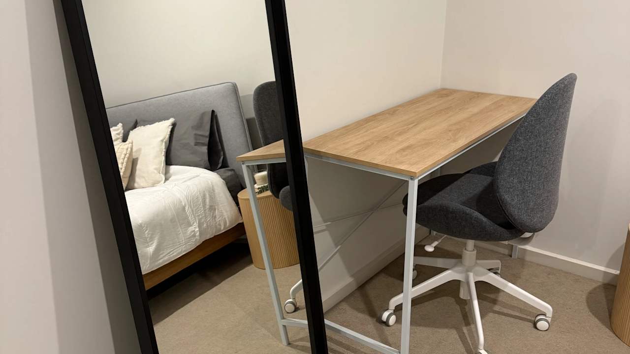 Furnished room in a share house