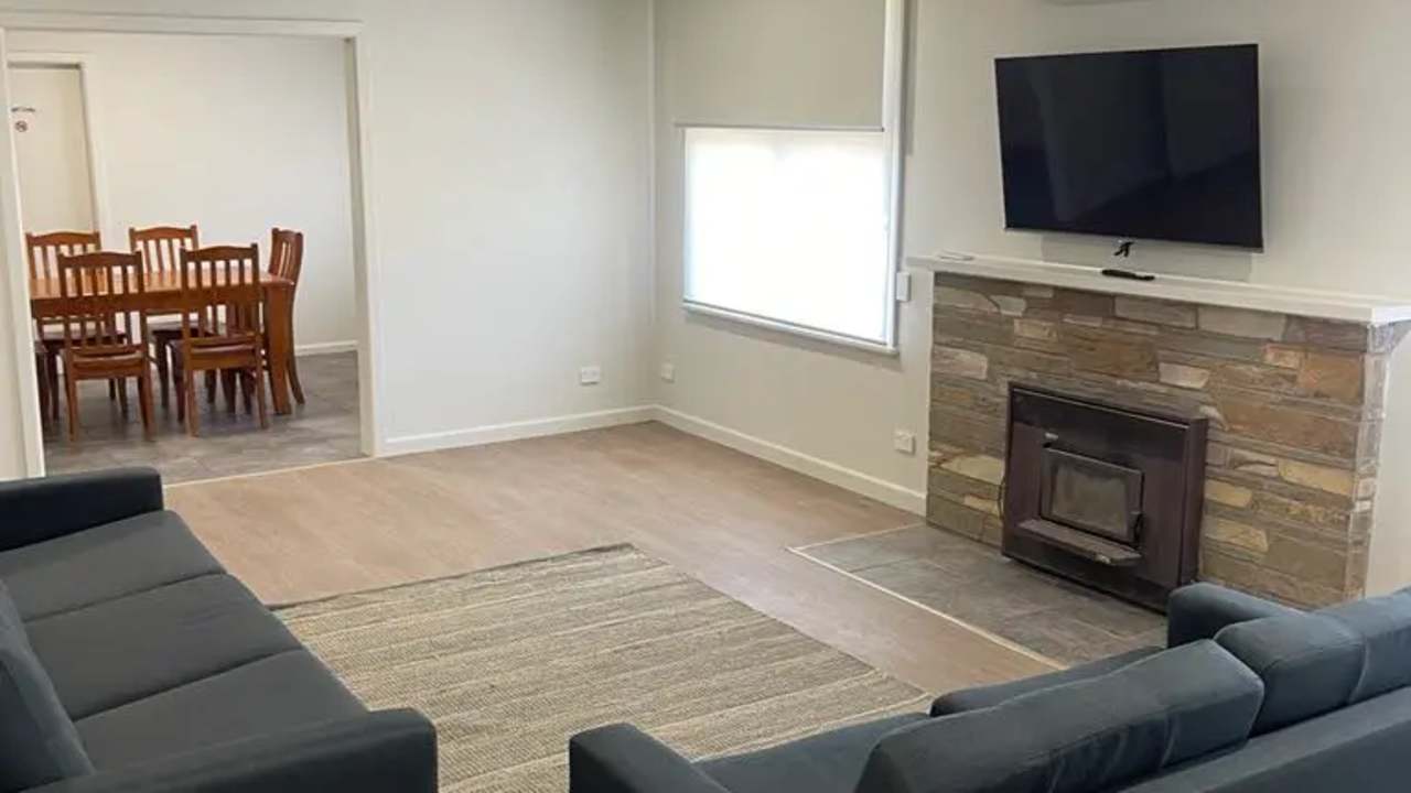 Whole property with 3 rooms for rent