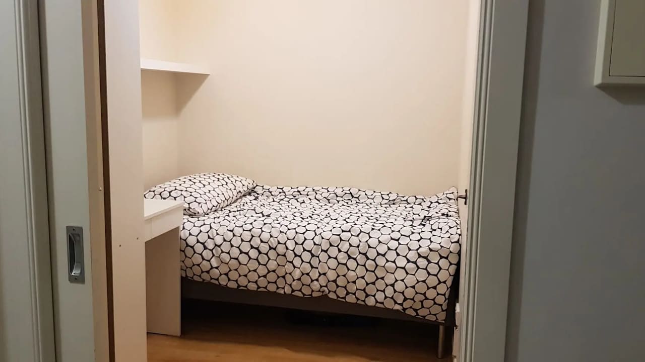 Furnished room in a flatshare
