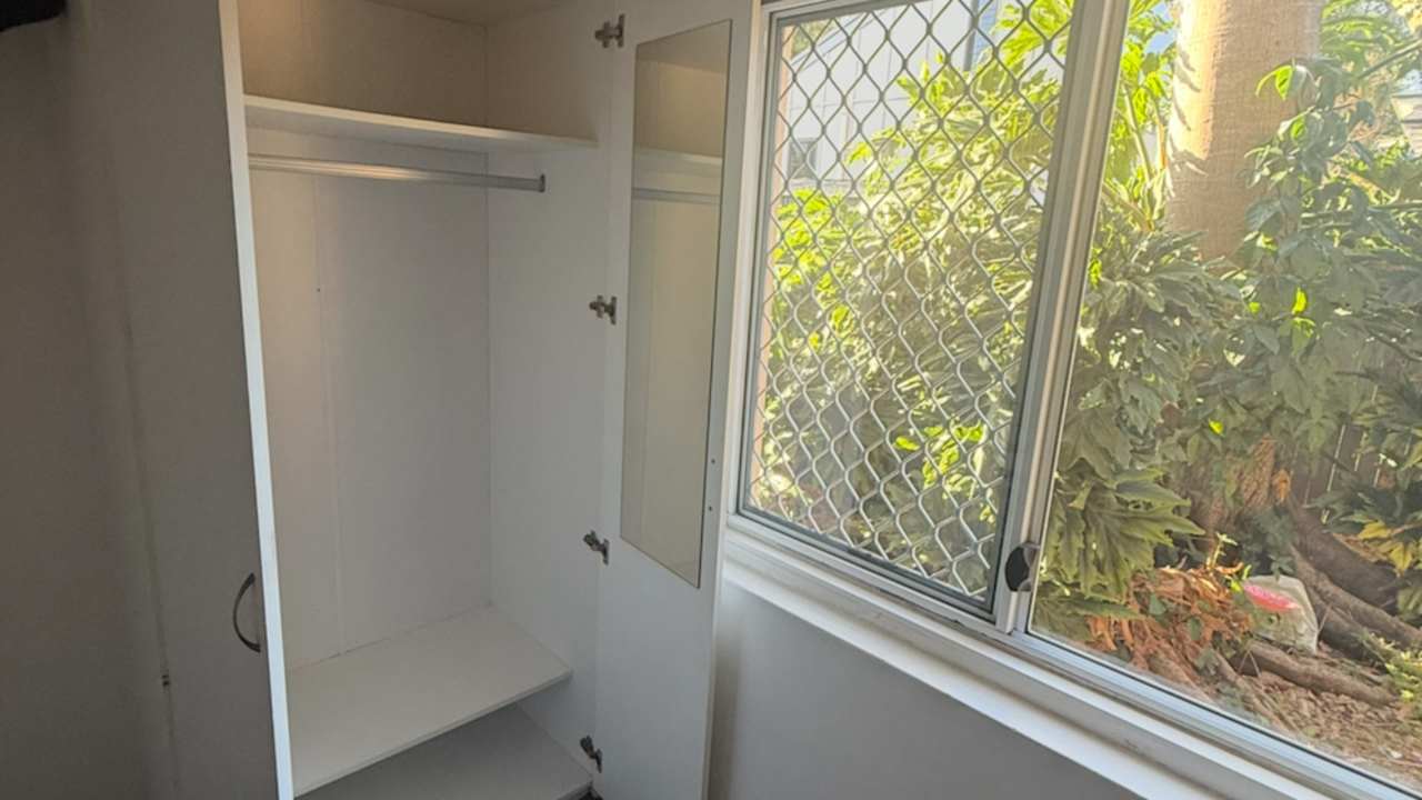 Unfurnished room in a flatshare