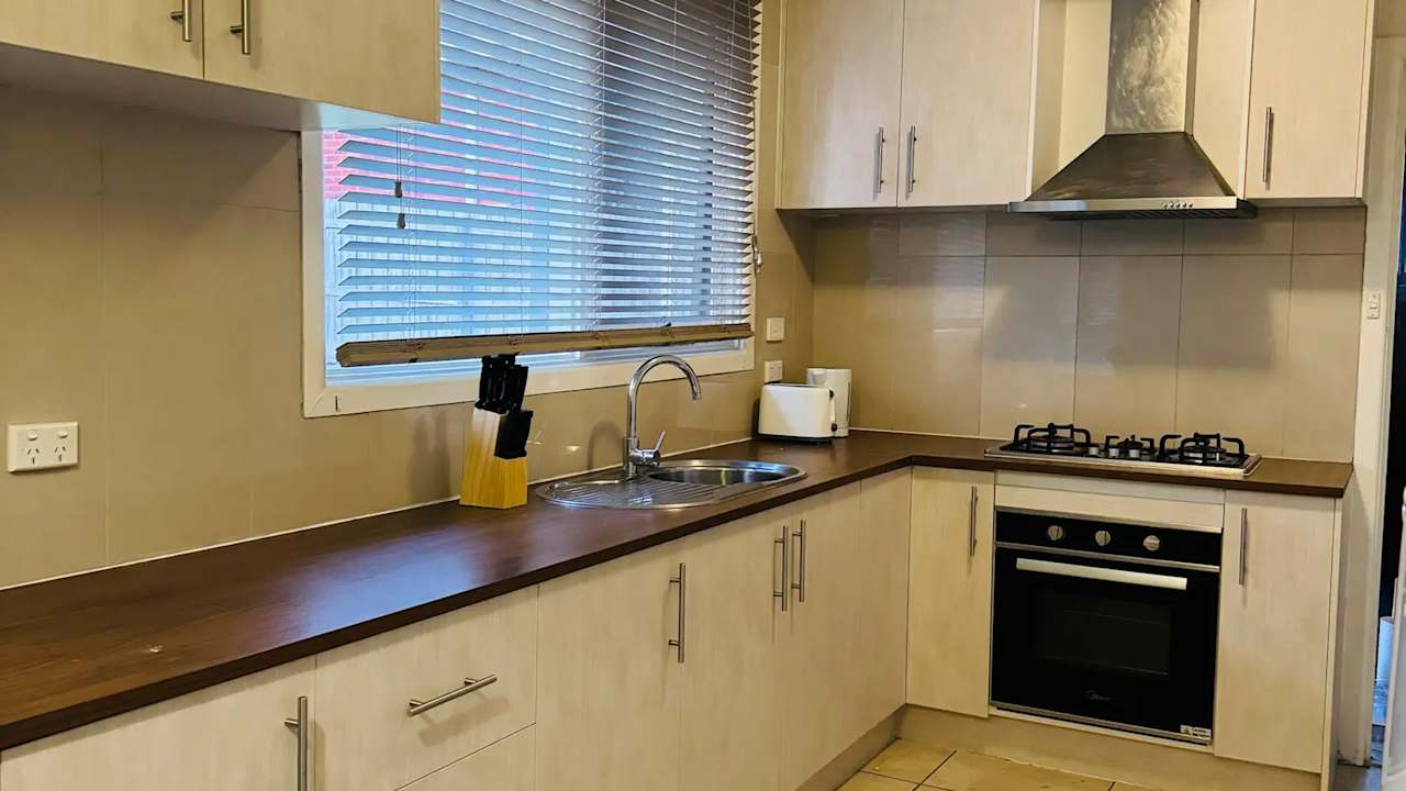 Whole property with 3 rooms for rent