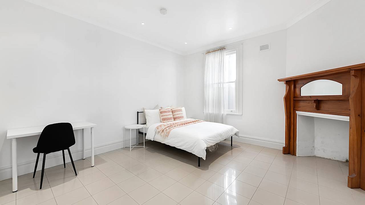 Room in a share house