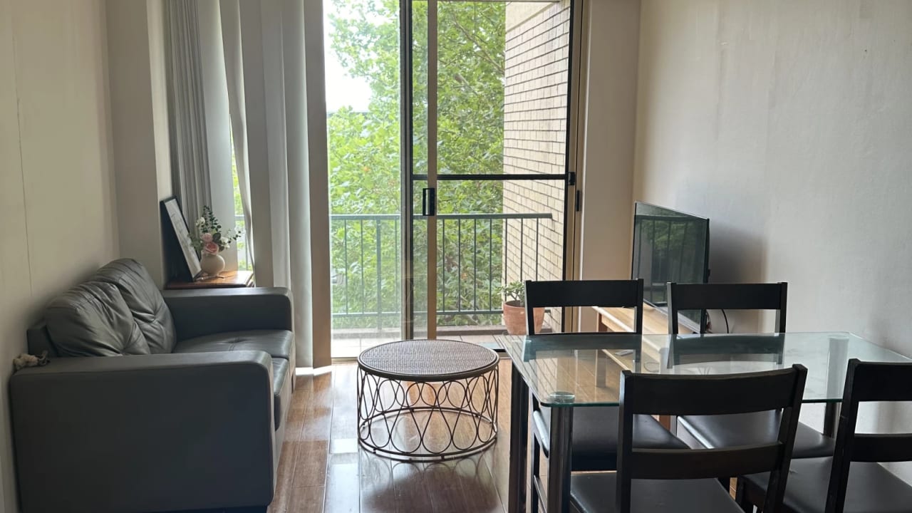 Furnished room in a flatshare