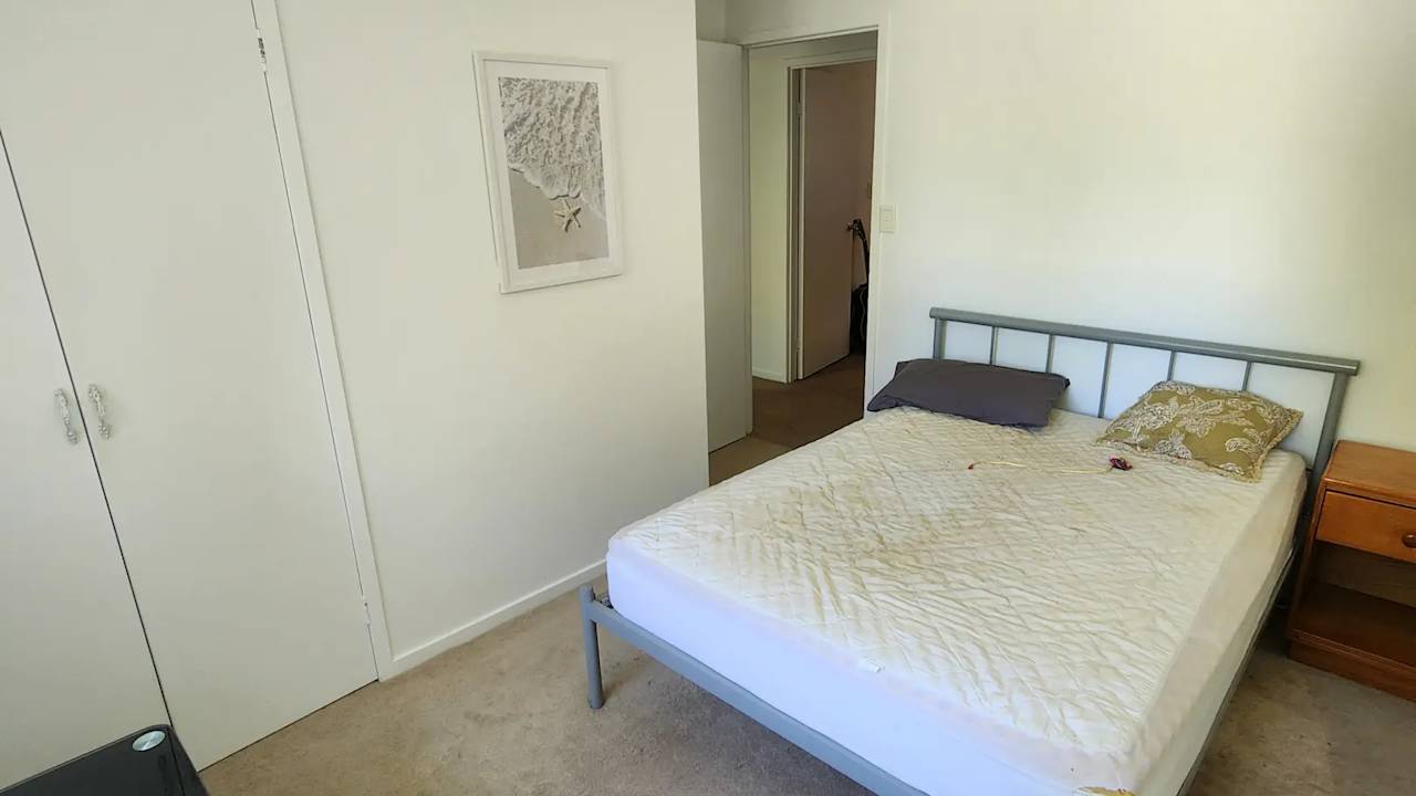 Room in a share house