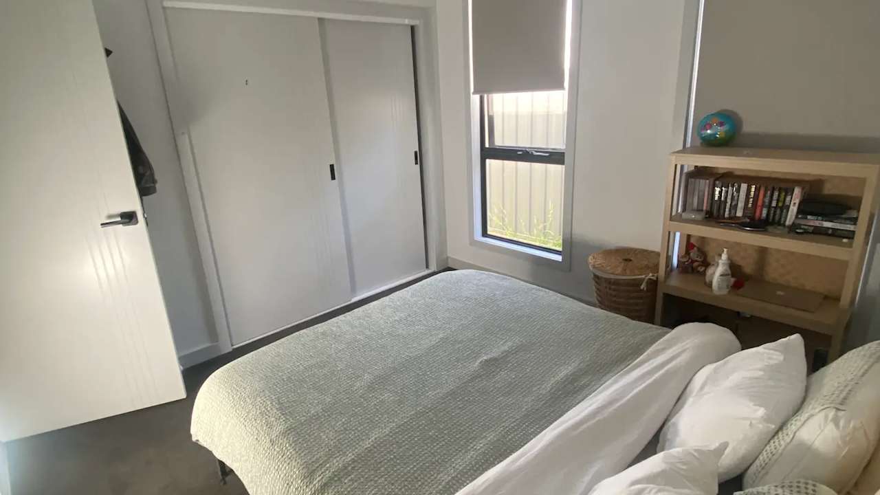 Unfurnished room in a share house