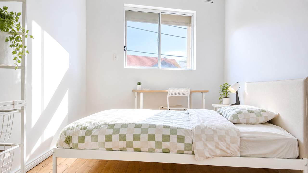 Furnished room in a share house