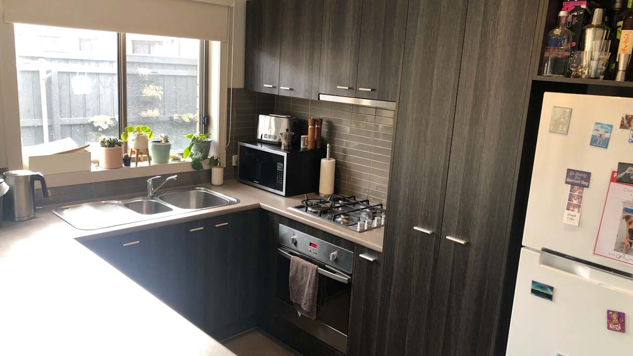 Room in a share house