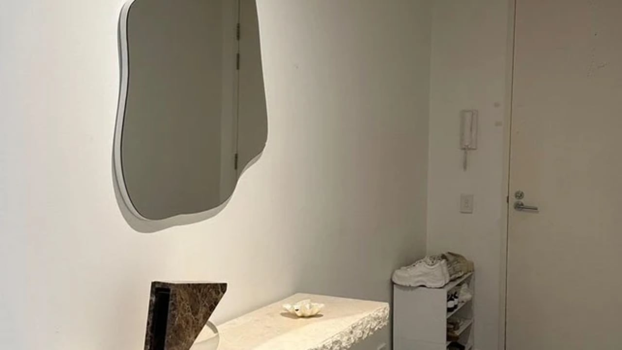Unfurnished room in a flatshare
