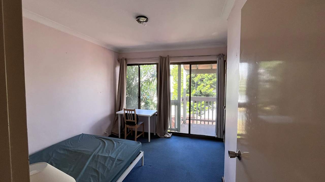 Furnished room in a share house