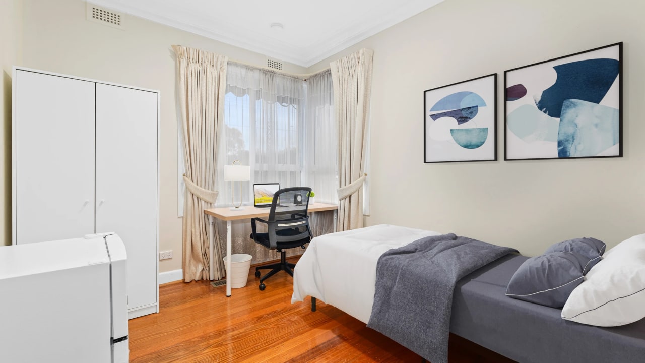 Furnished room in a share house