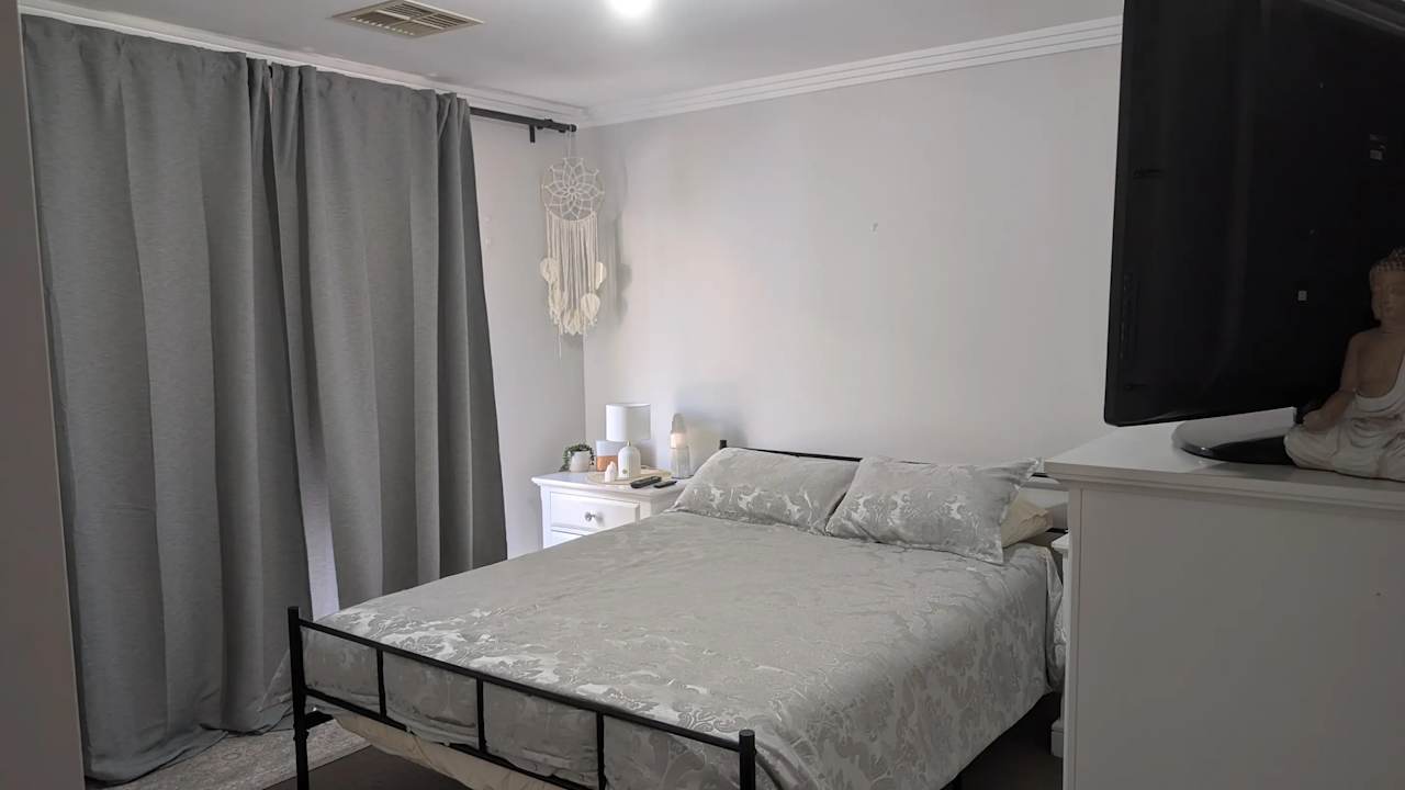 Room in a share house