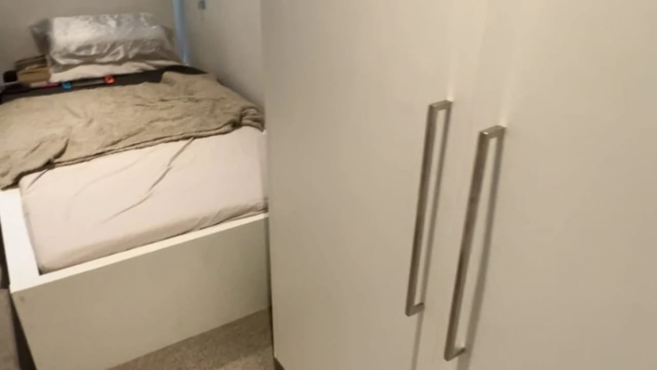 Furnished room in a flatshare